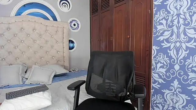adrian_black86306 live sex cam