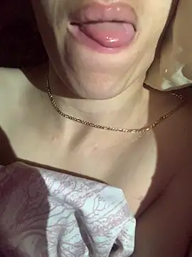 MiroKari2 live sex cam
