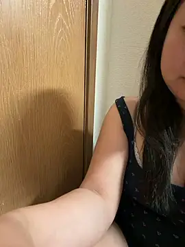 awabi_awb live cam on StripChat