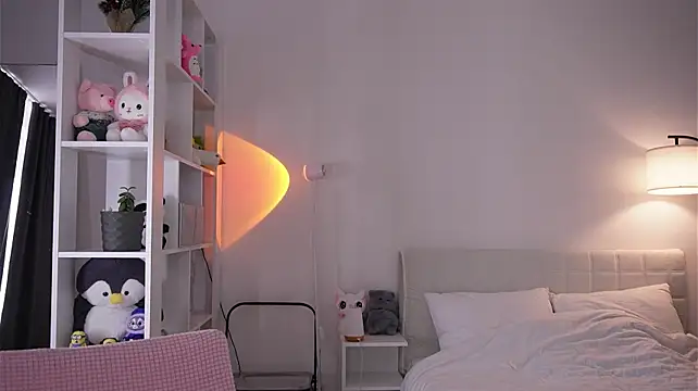yourlittlesunrise_ live cam on StripChat