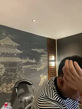 zhang1118 live cam on StripChat