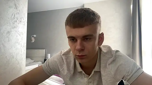 SoloFury live cam on StripChat