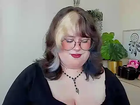 OpheliaLush live cam on StripChat