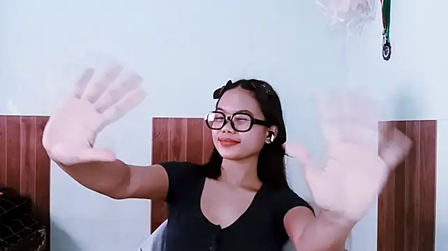YunaSato live cam on StripChat