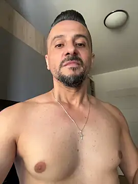 InsaneMattt live cam on StripChat