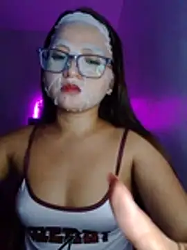 Amarah_19 live cam on StripChat