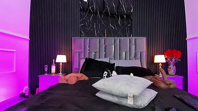 Bigsexxyass live cam on StripChat
