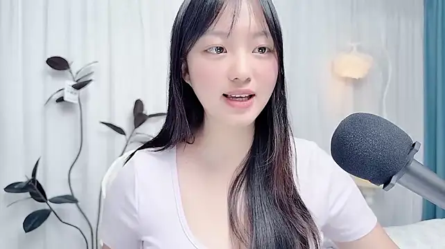 Winnie666999 live cam on StripChat