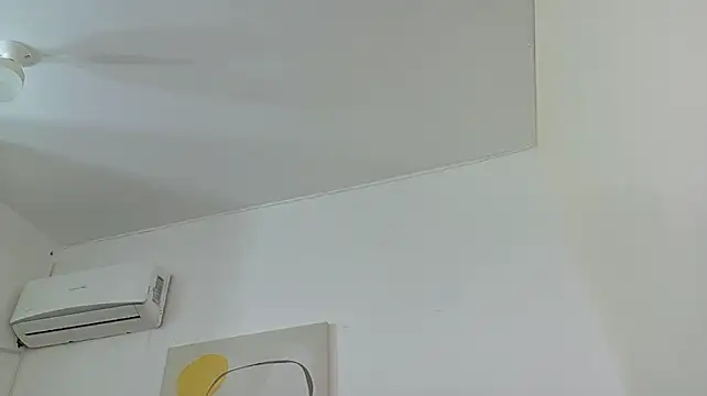 MySugarmoomy live cam on StripChat
