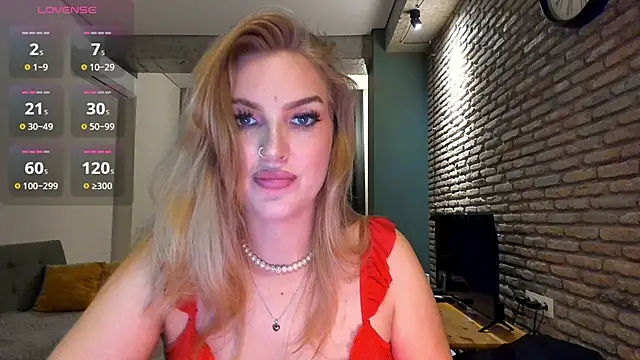 fifteenpoem live cam on StripChat