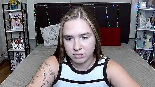 LauraHlot live cam on StripChat