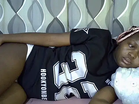 sweet_aggy live cam on StripChat