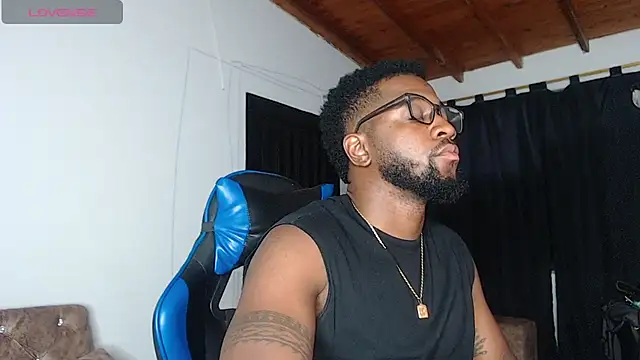 Drake_Nassir4 live cam on StripChat