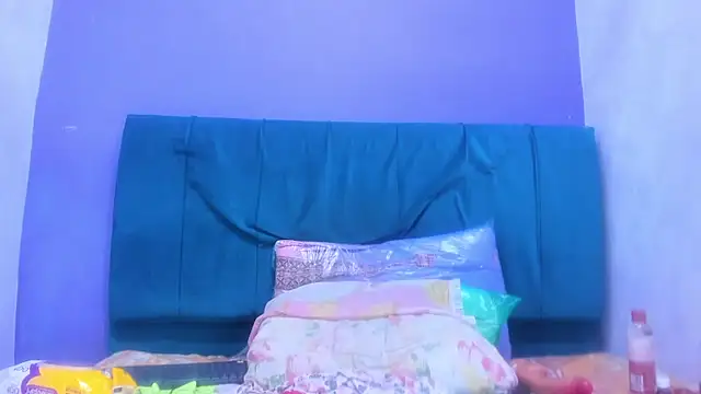 andrea_lopeez live cam on StripChat