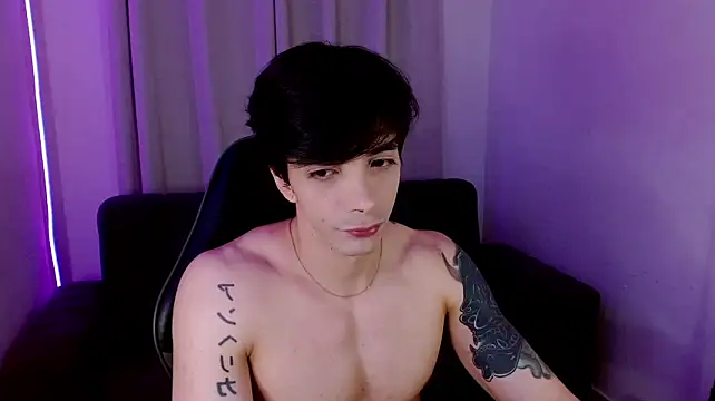 H3ll_B0I live cam on StripChat