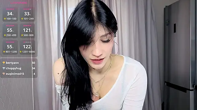 Eniamhaaaaa live cam on StripChat