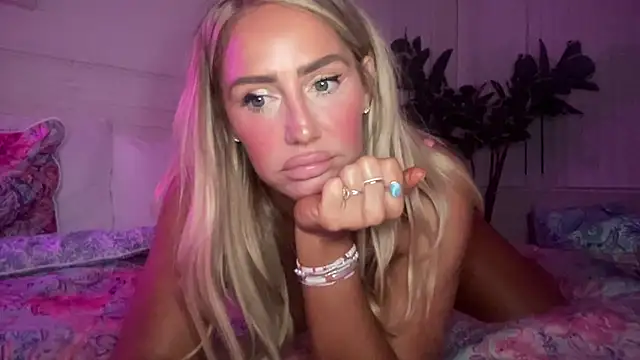 Fitnessbabe69 live cam on StripChat