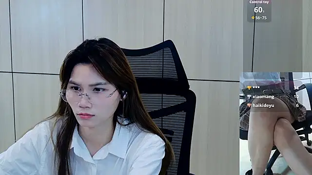 zhen-68 live cam on StripChat