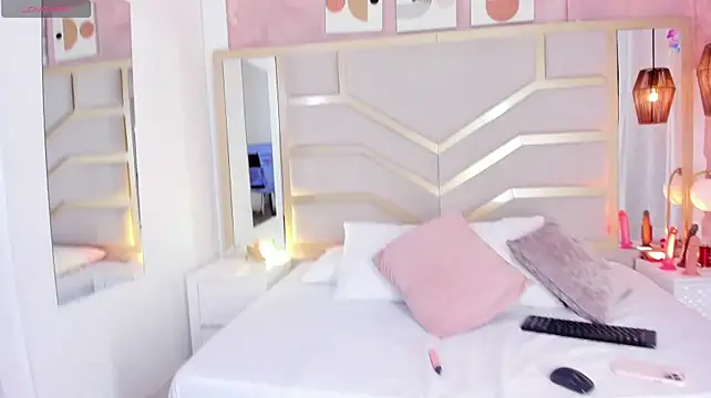 EmilyCruz- live cam on StripChat