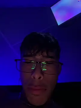 Aron_boy live cam on StripChat