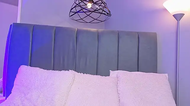 ninna_curly live cam on StripChat