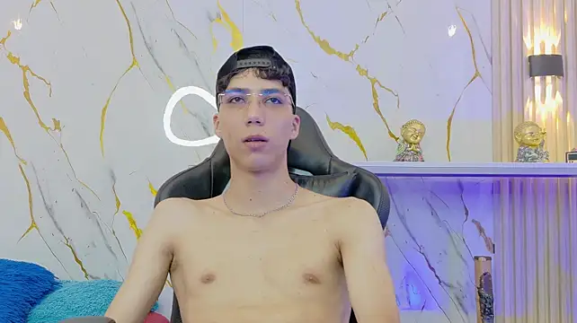 Nikolay_Gregori live cam on StripChat