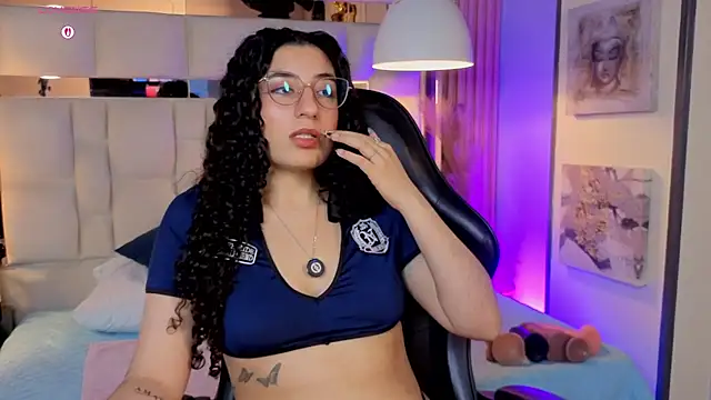 Megan_Jonesss_ live cam on StripChat