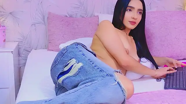 MiaSweeths live cam on StripChat