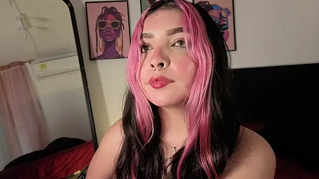 Maia_Mancini5 live cam on StripChat