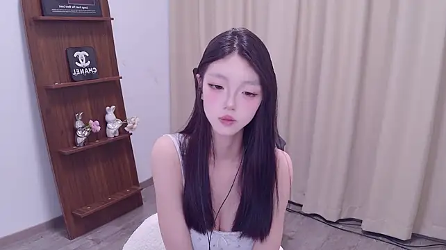 Classy-- live sex cam