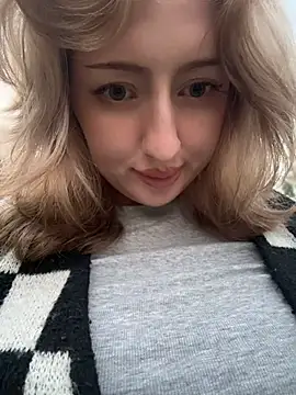 RonnieKiss live sex cam