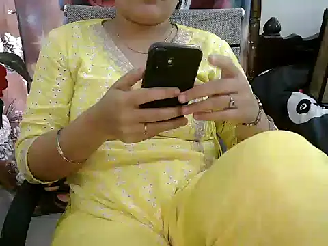 _chitranshi live cam on StripChat