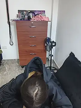 KratosAfroditacs live cam on StripChat
