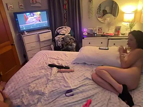 Cozella69 live cam on StripChat