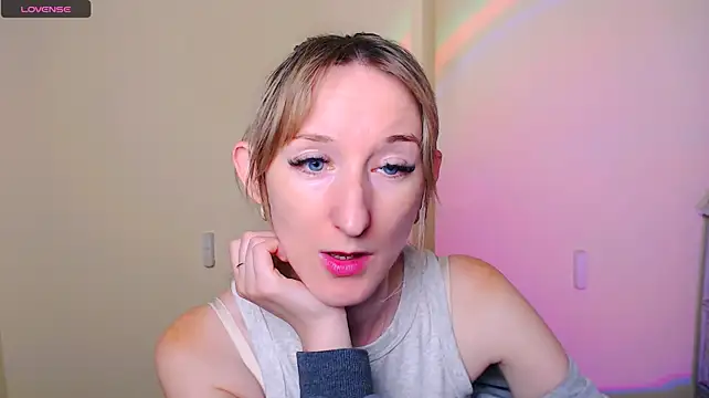 AmandaSell live cam on StripChat