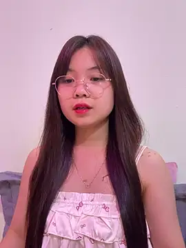 ___KARA___ live cam on StripChat