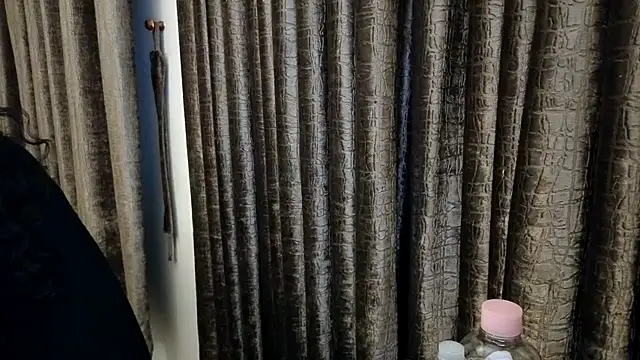 MZZZWETWET live sex cam