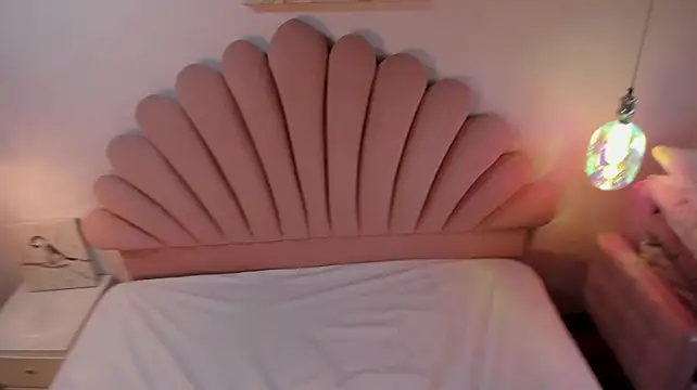 SabrinaVantress live sex cam