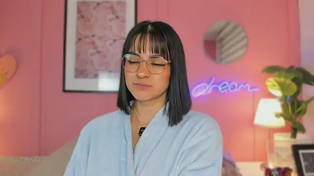 SoySaraa live sex cam