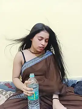 20_year_only_girl live cam on StripChat