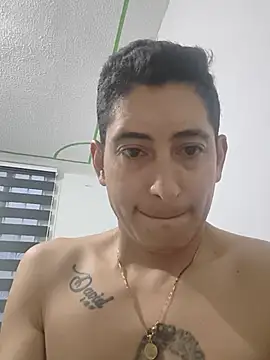 Tiger_cryad live cam on StripChat
