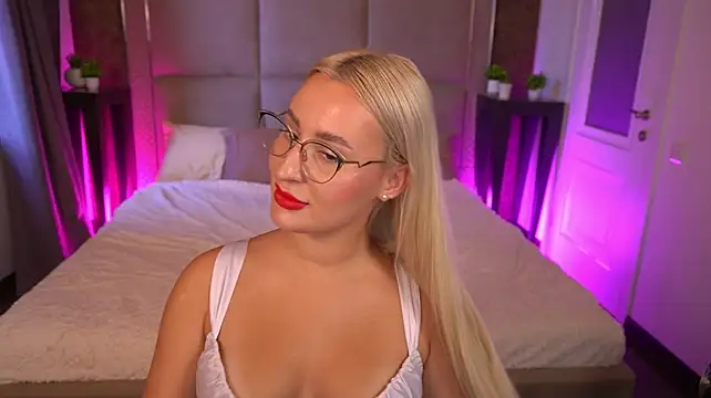 LiaBrazzerr live cam on StripChat