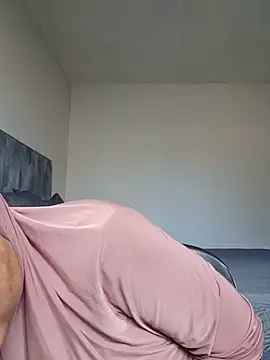 Sweetbxxx24 live cam on StripChat