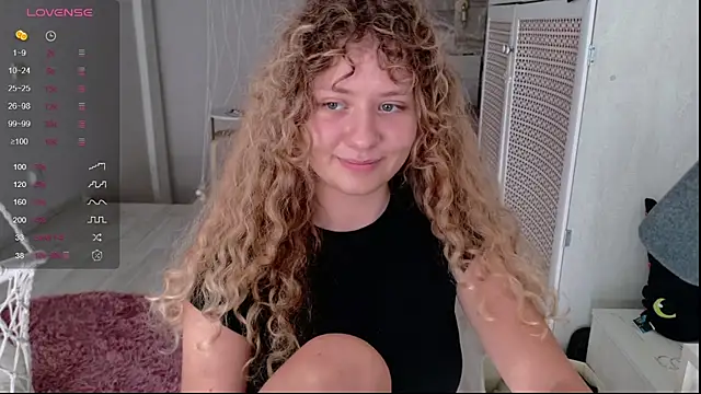 Milounee live cam on StripChat