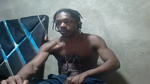 Larry-n-clouds live cam on StripChat