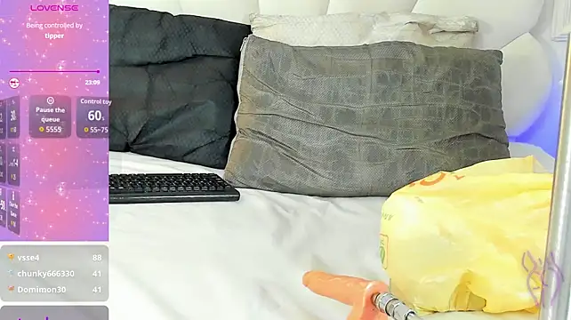 Aprilberri live cam on StripChat