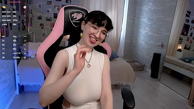 MilkyLily live cam on StripChat