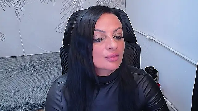 VixenSelena live cam on StripChat