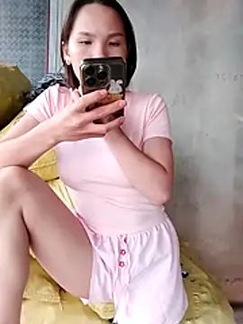 MiuMiu-Babyy live cam on StripChat