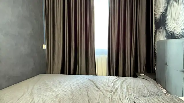 GoldenFrames live cam on StripChat